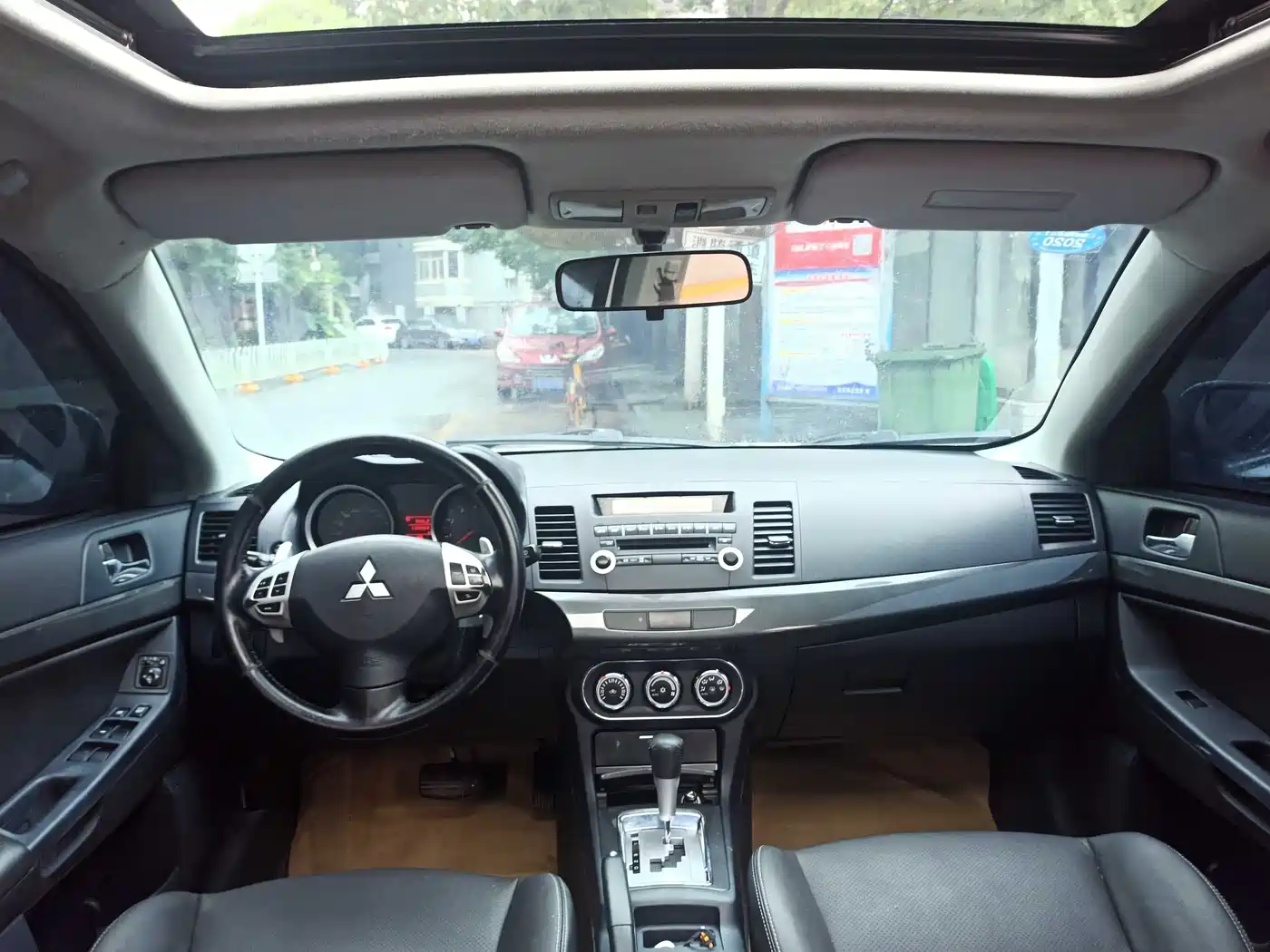 Mitsubishi Lancer EX 2013 ZhiShang Edition 1.8L CVT Luxury фото 6