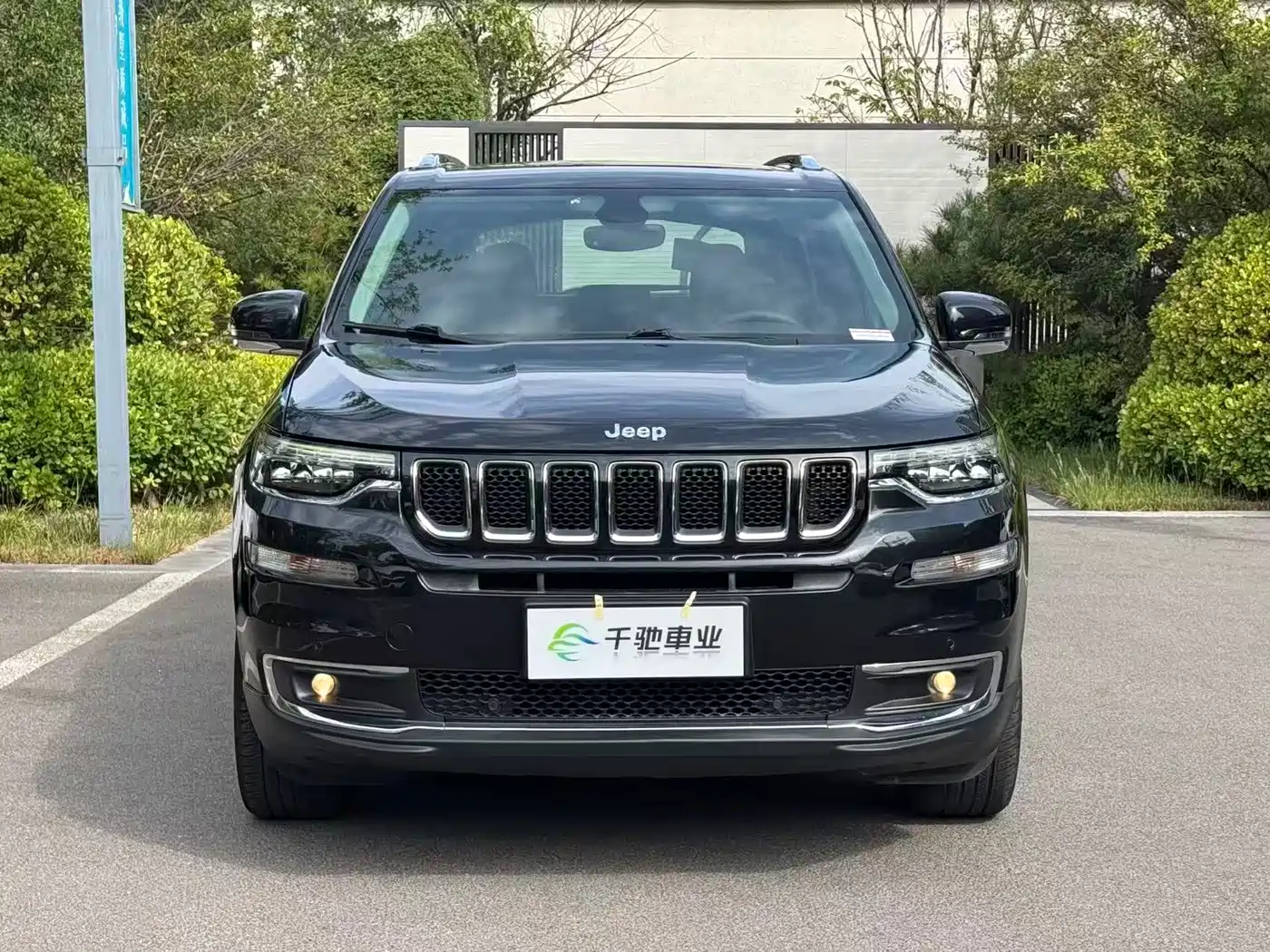 Фото 2 - Jeep Grand Commander