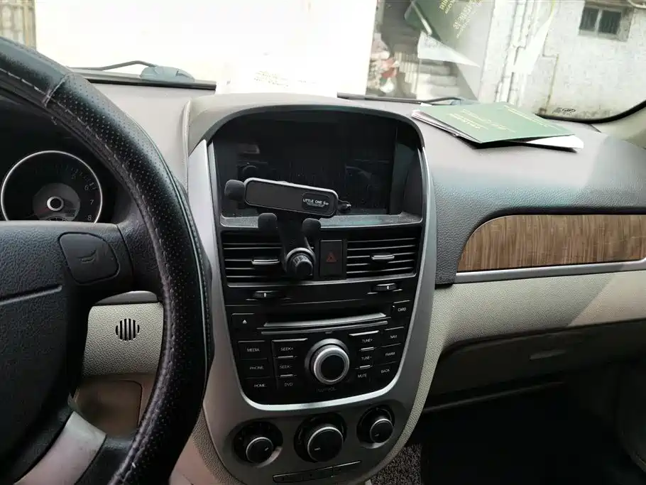 Buick Excelle 2015 1.5L Manual Classic фото 13