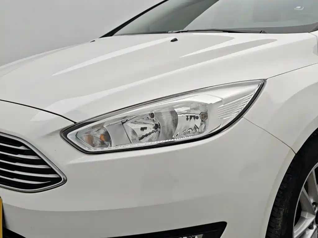 Фото 14 - Ford Focus