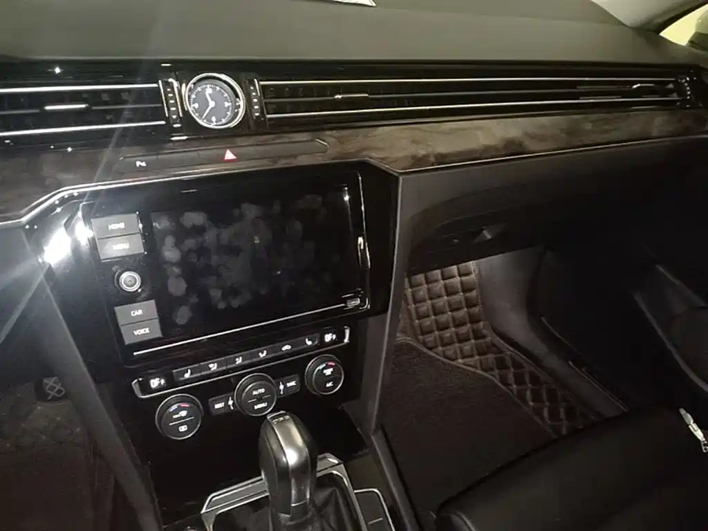 Volkswagen Magotan 2019 330TSI DSG Luxury Class China VI фото 20