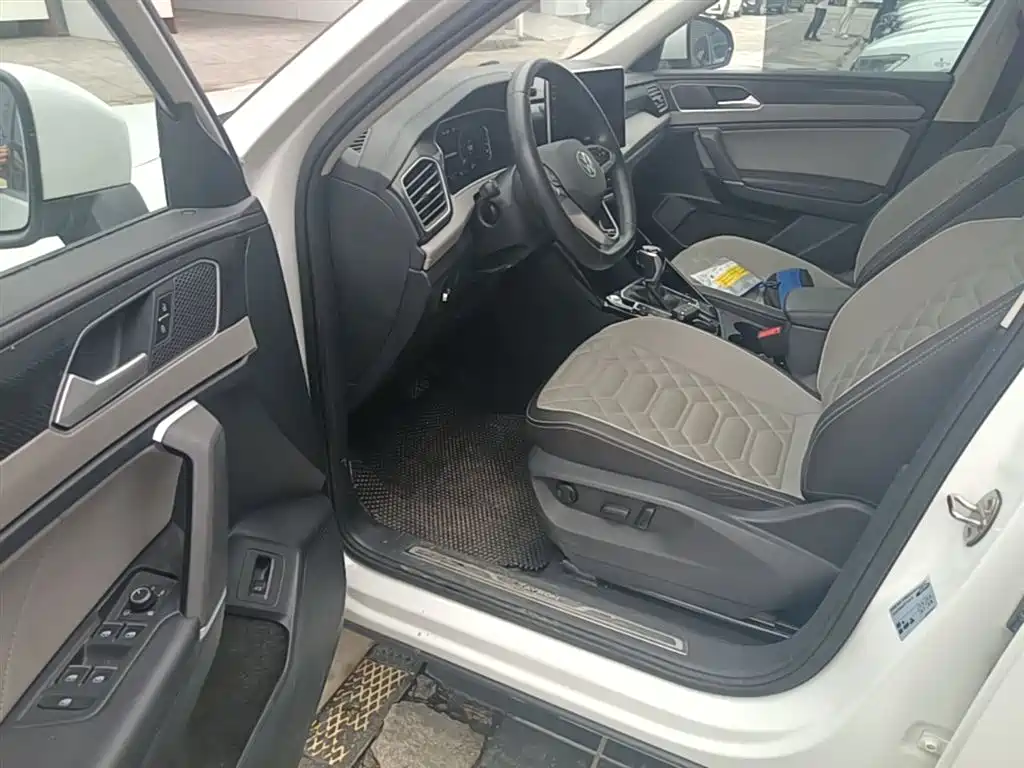 Volkswagen Tayron 2023 300TSI 2WD Luxury Plus Advanced Edition фото 16