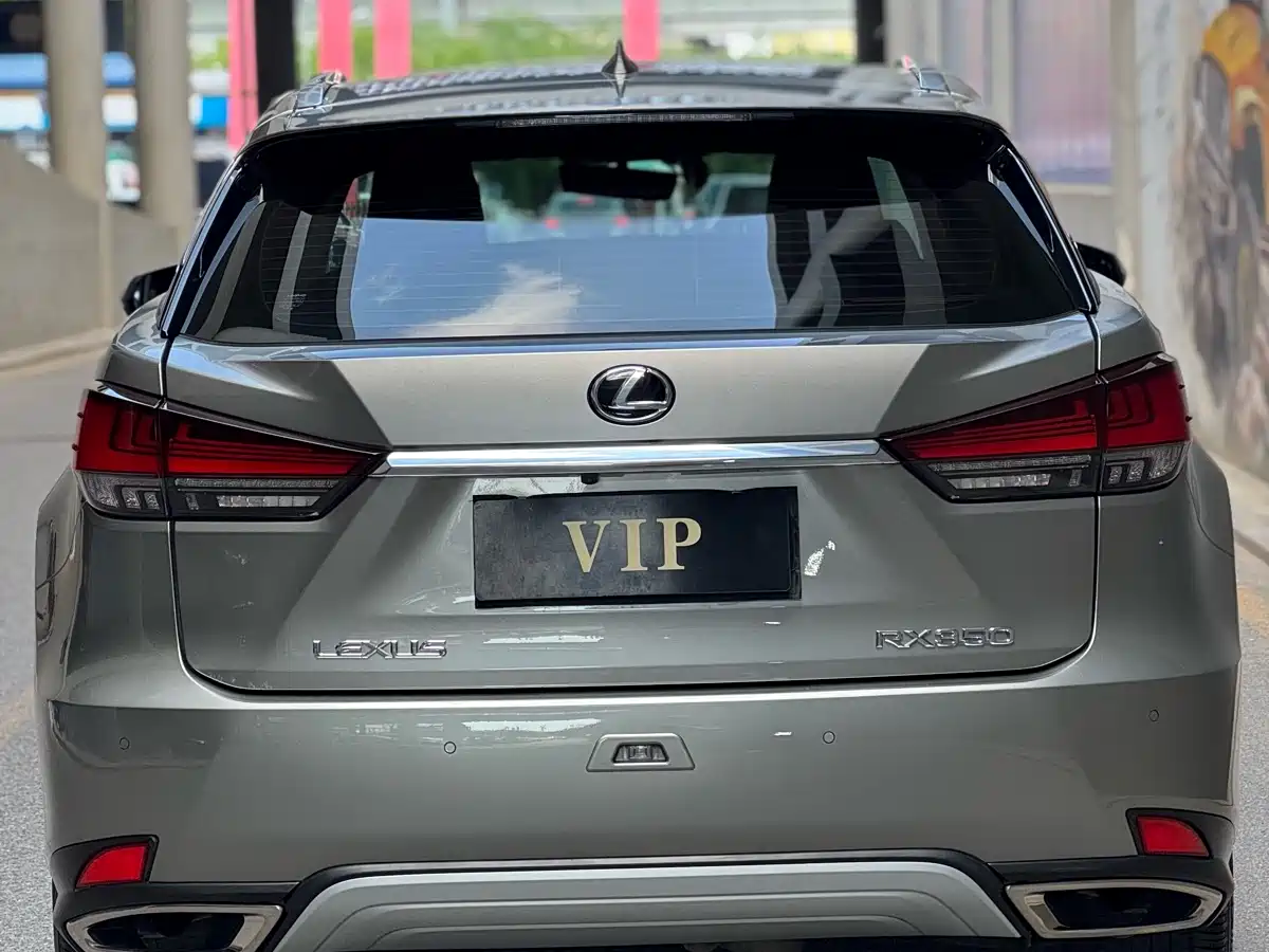 Photo 4 - Lexus RX