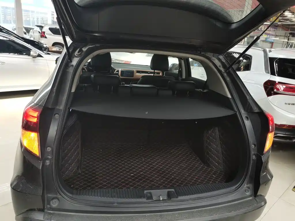 Honda Vezel 2015 2015 1.8L CVT FWD Luxury
