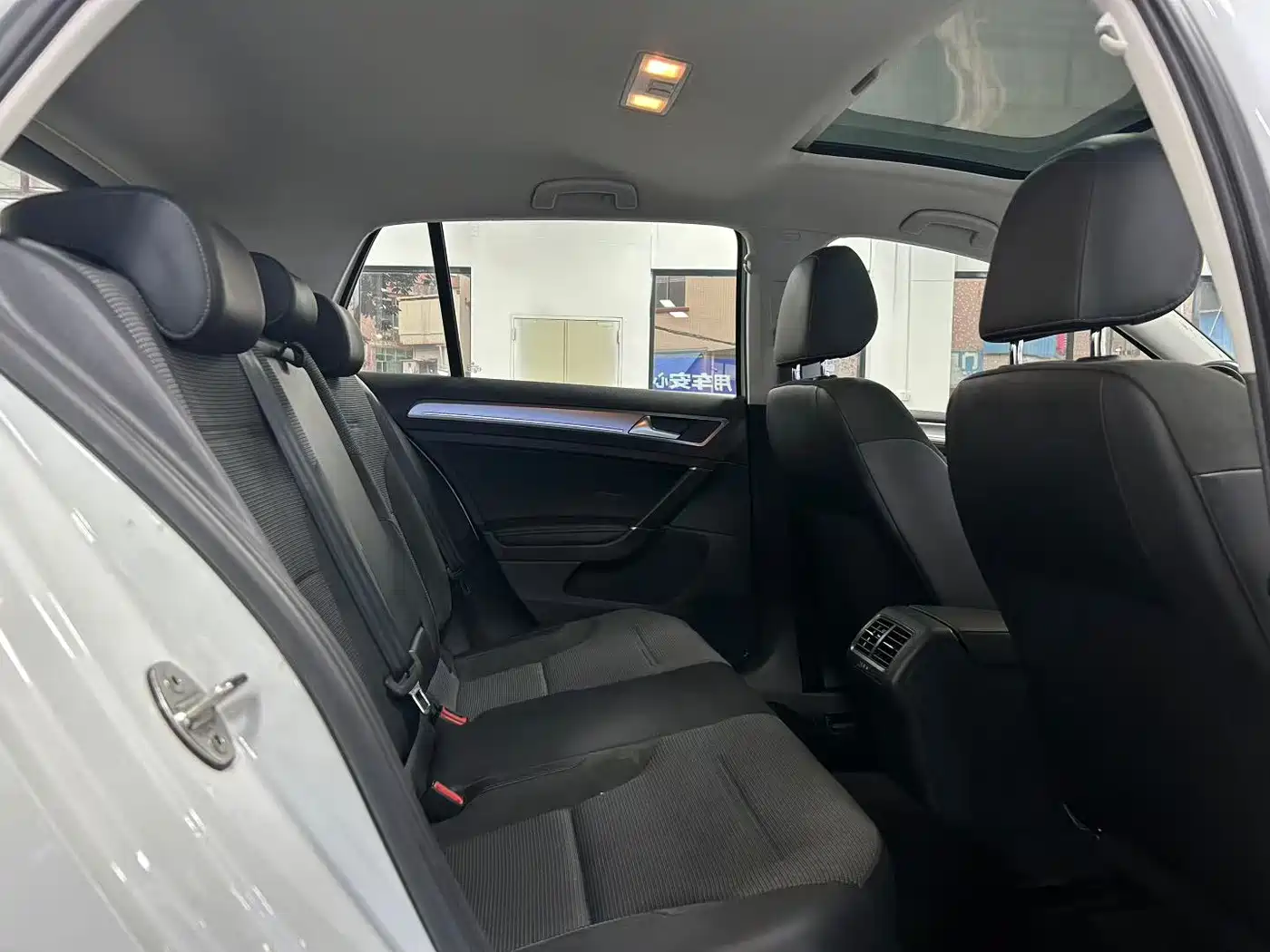 Volkswagen Golf 2018 230TSI Automatic Comfort фото 6