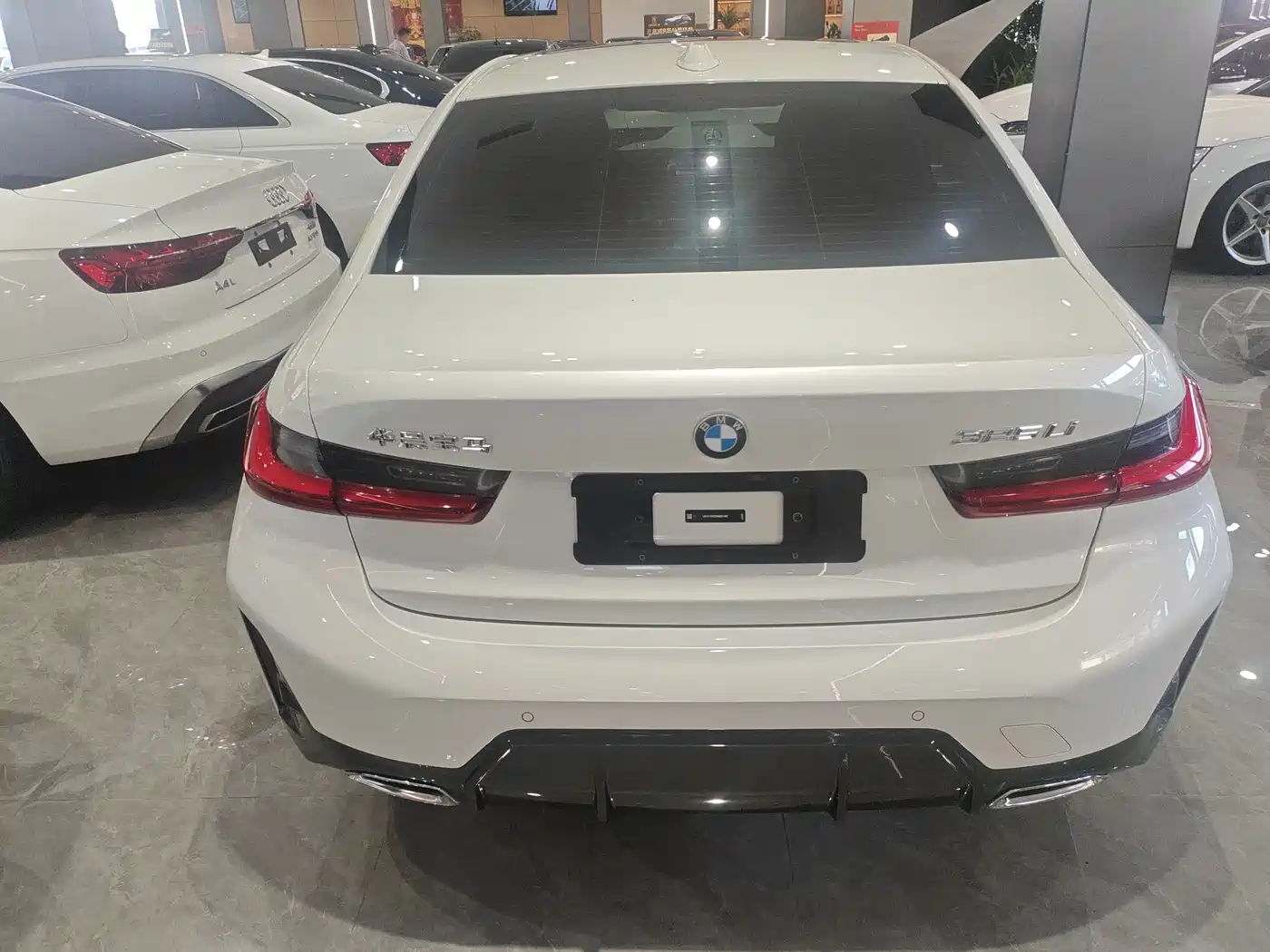 BMW 3 Series 2023 325Li M Sport Package фото 9