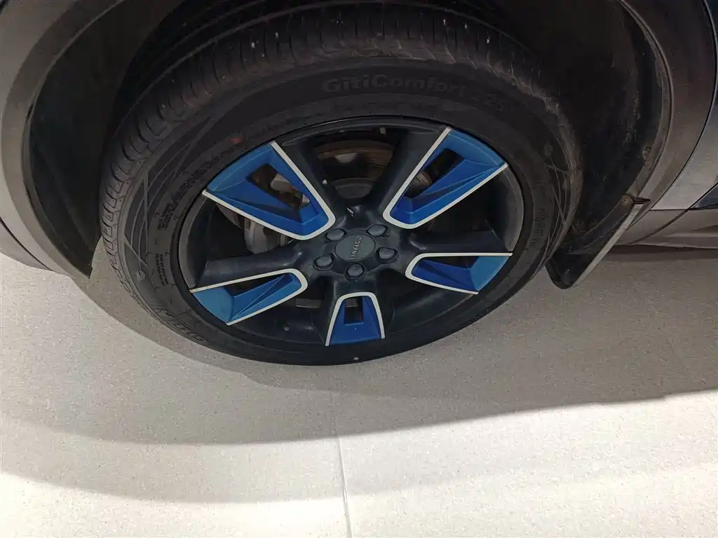 Lynk & Co 01 2017 2.0T 2WD Pro Shine Edition фото 25
