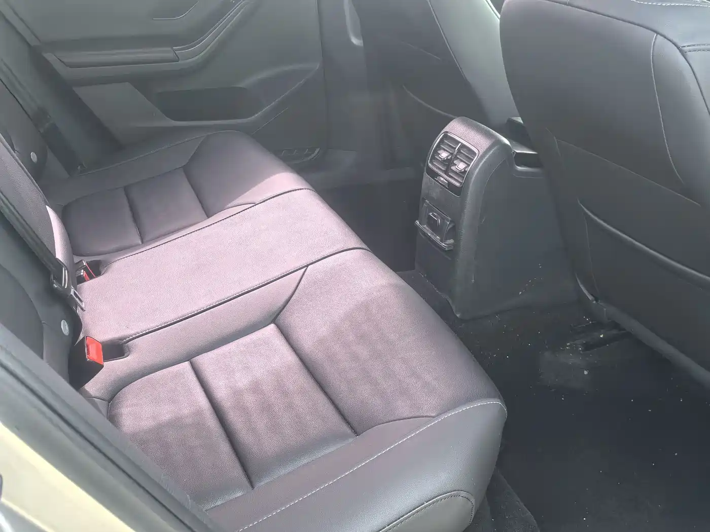 Volkswagen Sagitar 2018 280TSI DSG Spark Edition фото 13