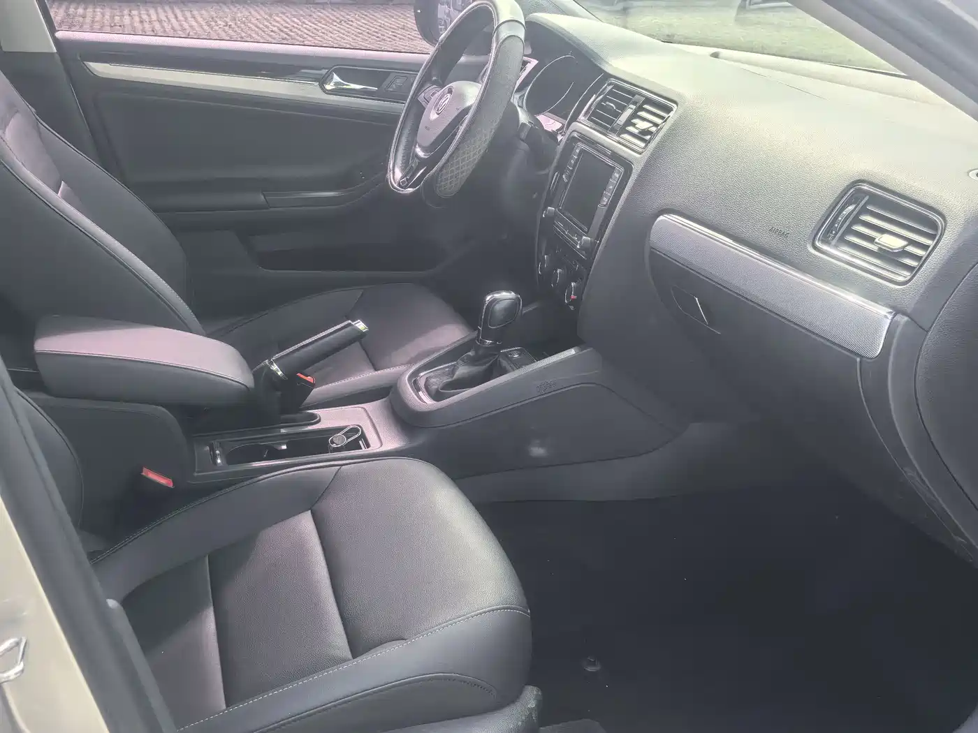 Volkswagen Sagitar 2018 280TSI DSG Spark Edition фото 11