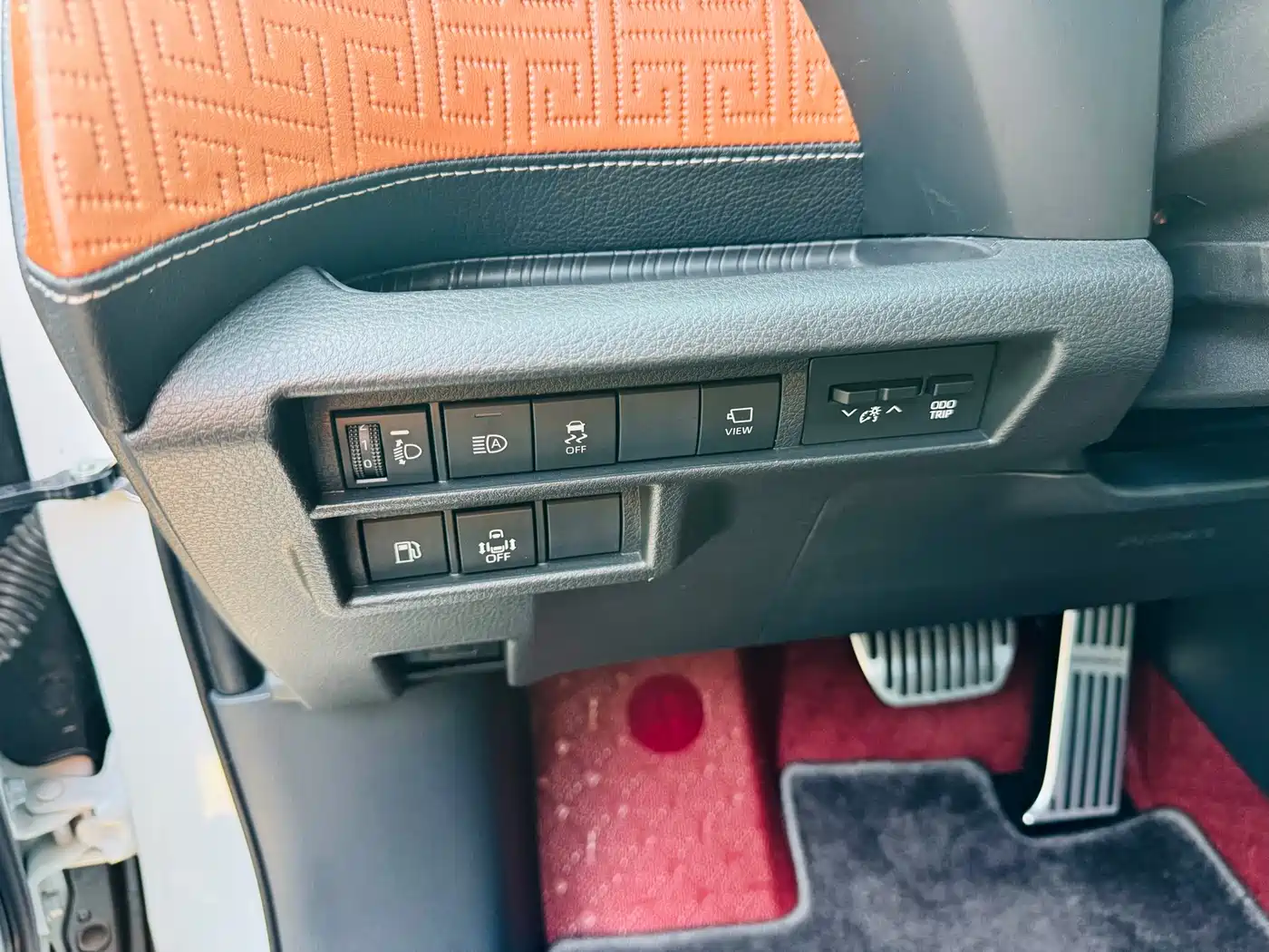Toyota Sienna 2024 2.5L Hybrid 4WD Premium Edition фото 13