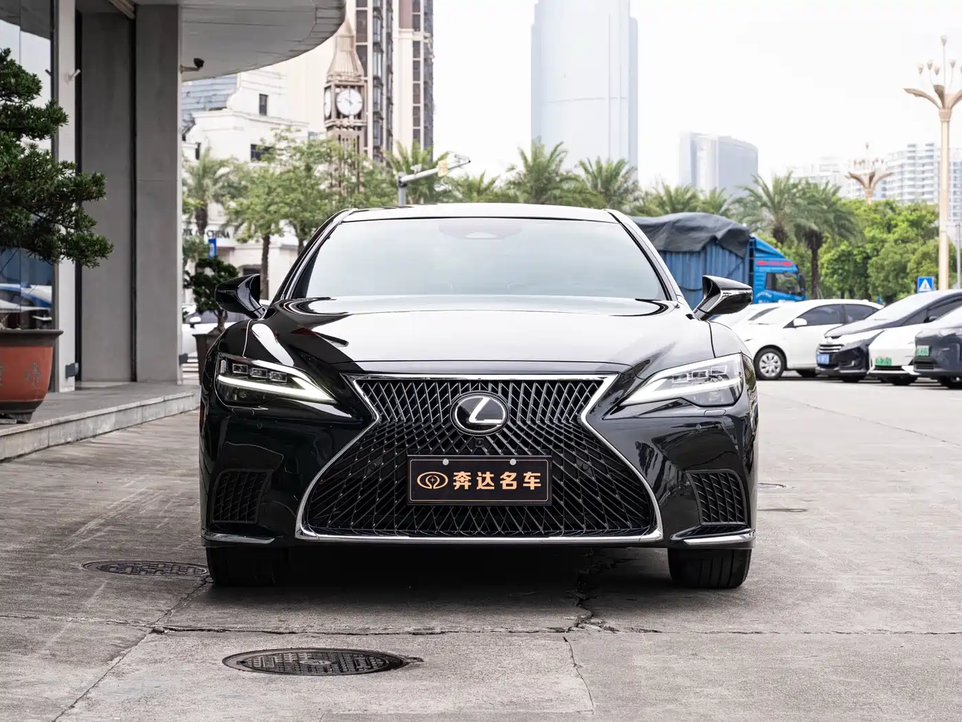 2025 Lexus LS