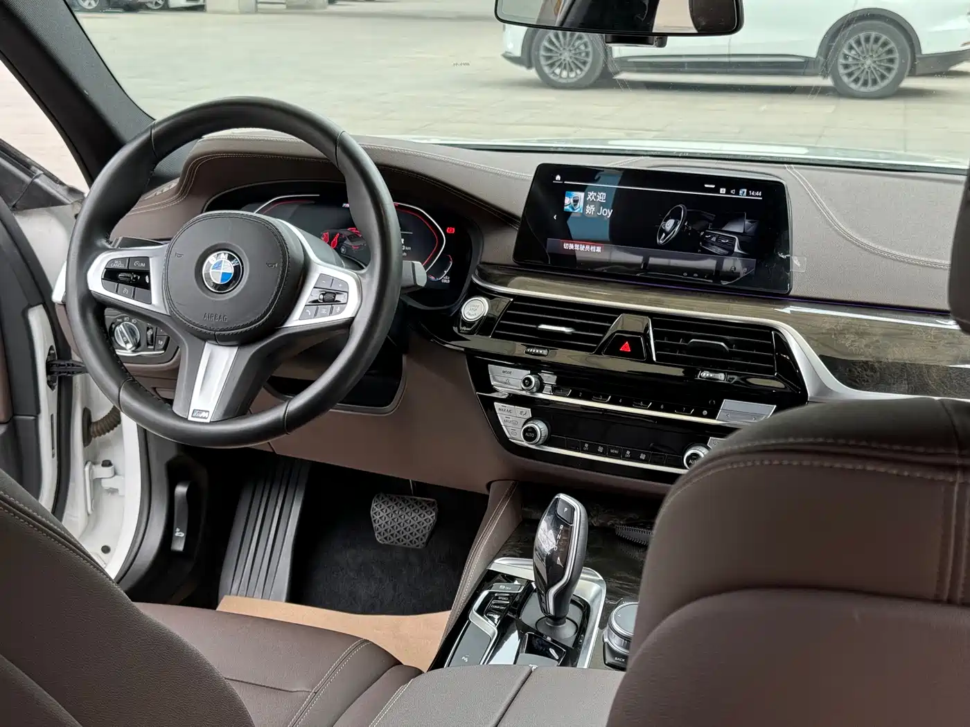 BMW 5 Series 2020 525Li M Sport Package фото 23