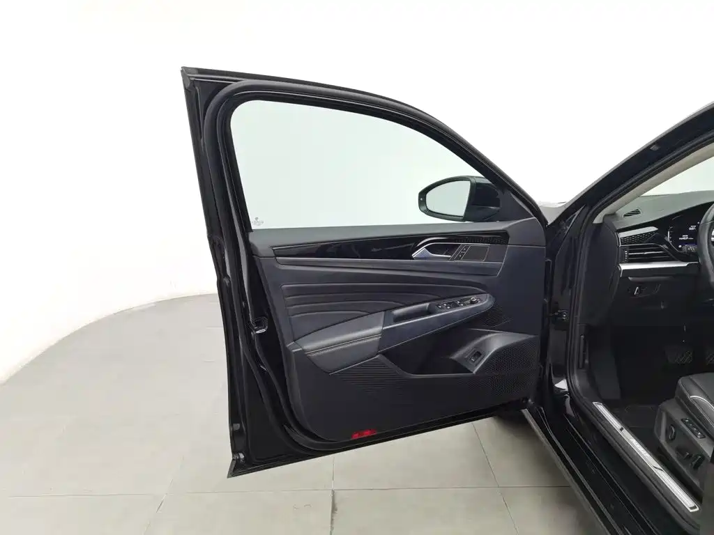 Фото 8 - Volkswagen Passat