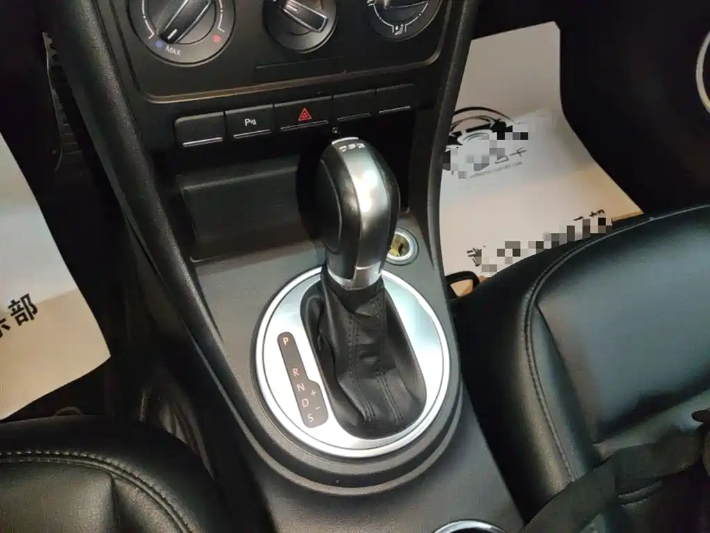 Volkswagen Beetle 2015 180TSI фото 10