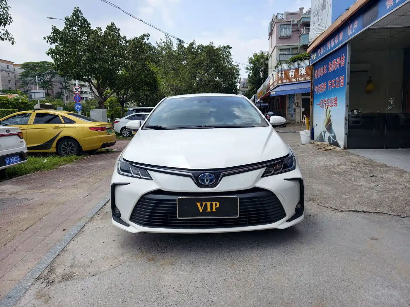 Photo 3 - Toyota Corolla