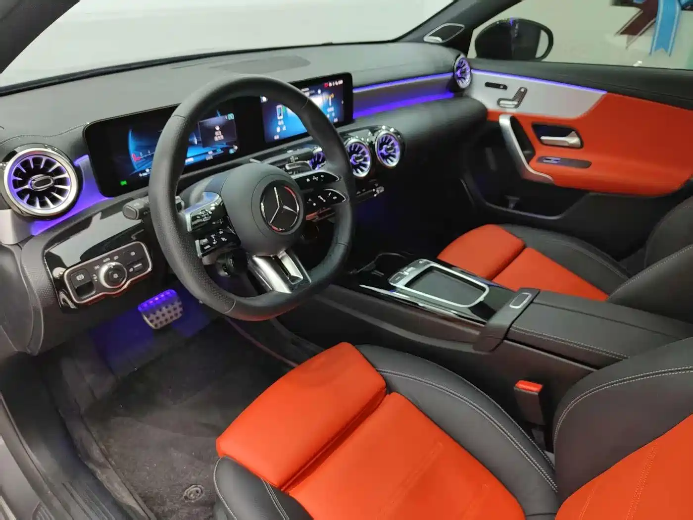 Mercedes-Benz A-Class AMG 2025 AMG A 35 L 4MATIC фото 12