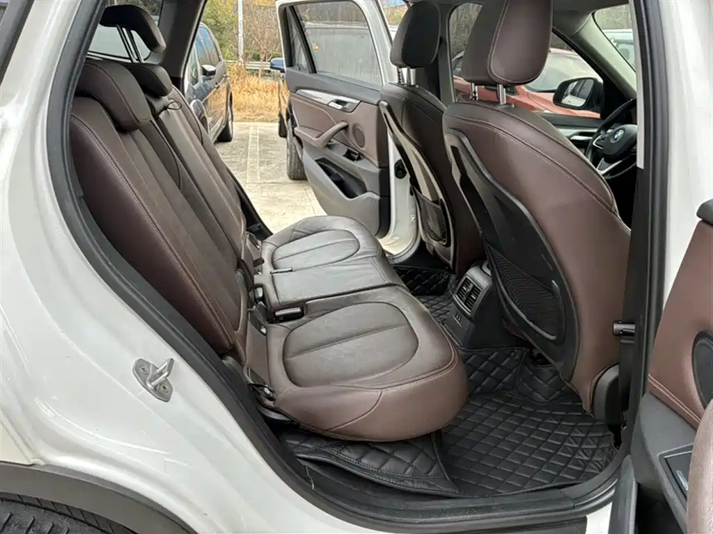 BMW X1 2019 sDrive18Li Premium Model фото 17