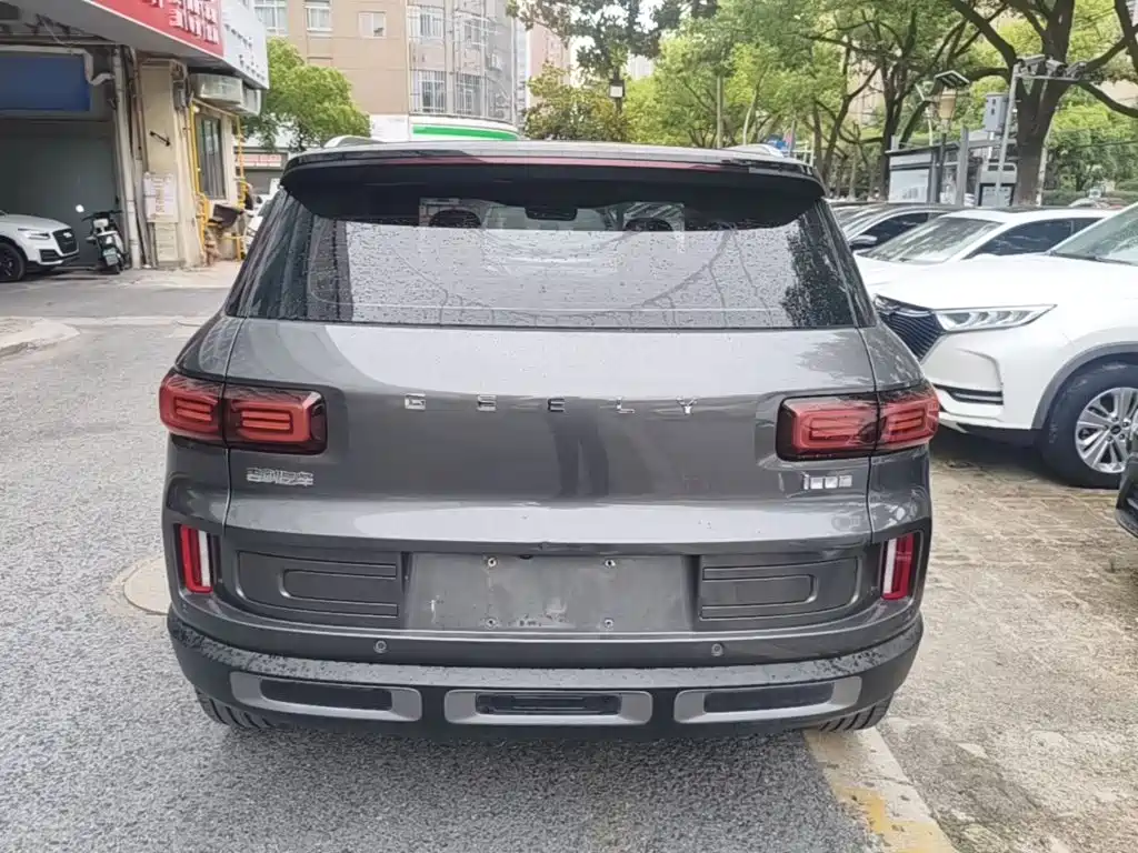 Фото 4 - Geely ICON