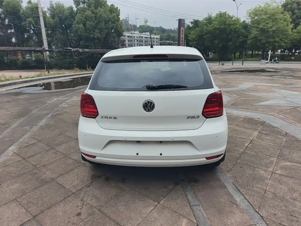 Volkswagen Polo 2016 1.4L Manual Trend фото 6
