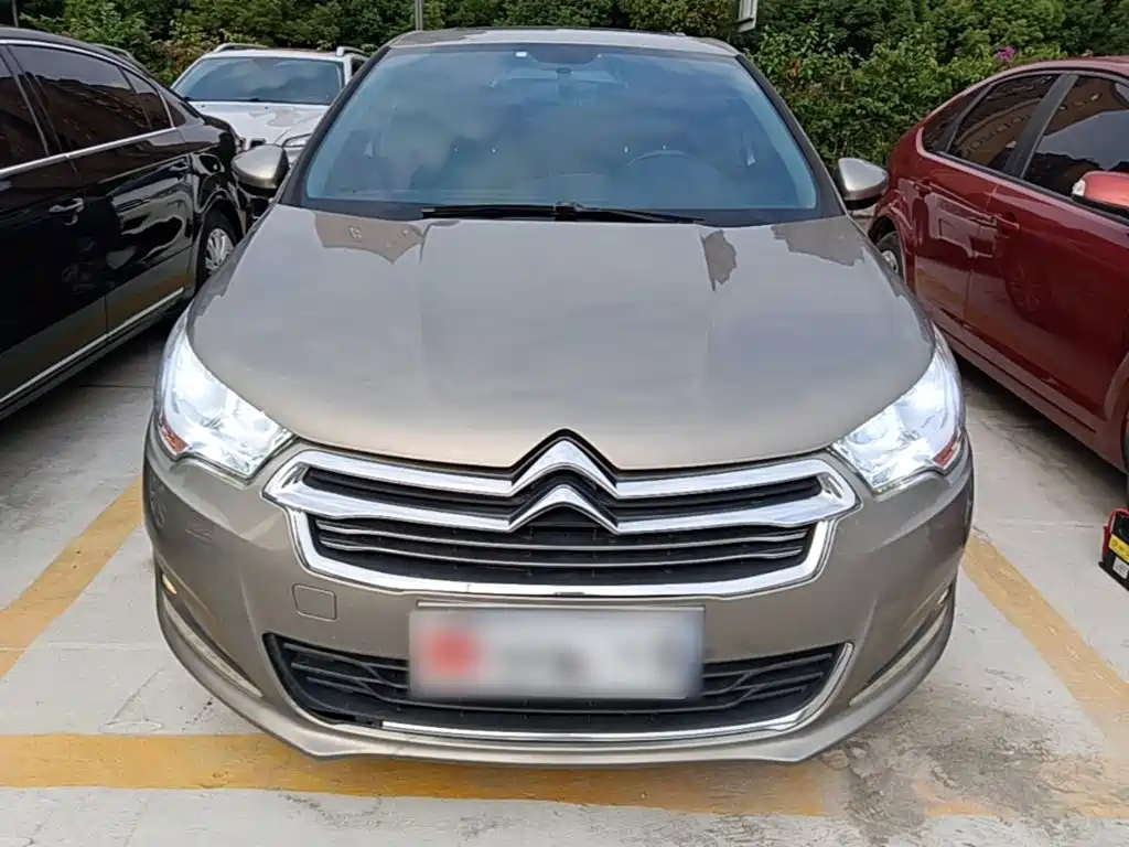 Фото 3 - Citroën C4L