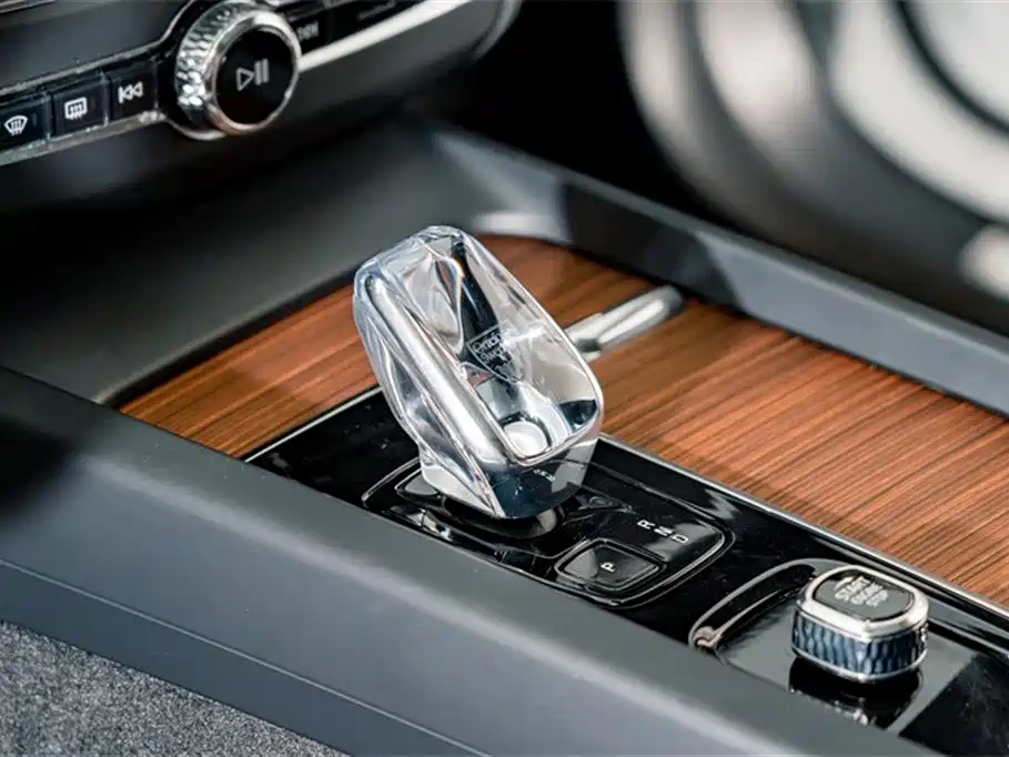 VOLVO XC60 PLUG IN HYBRID