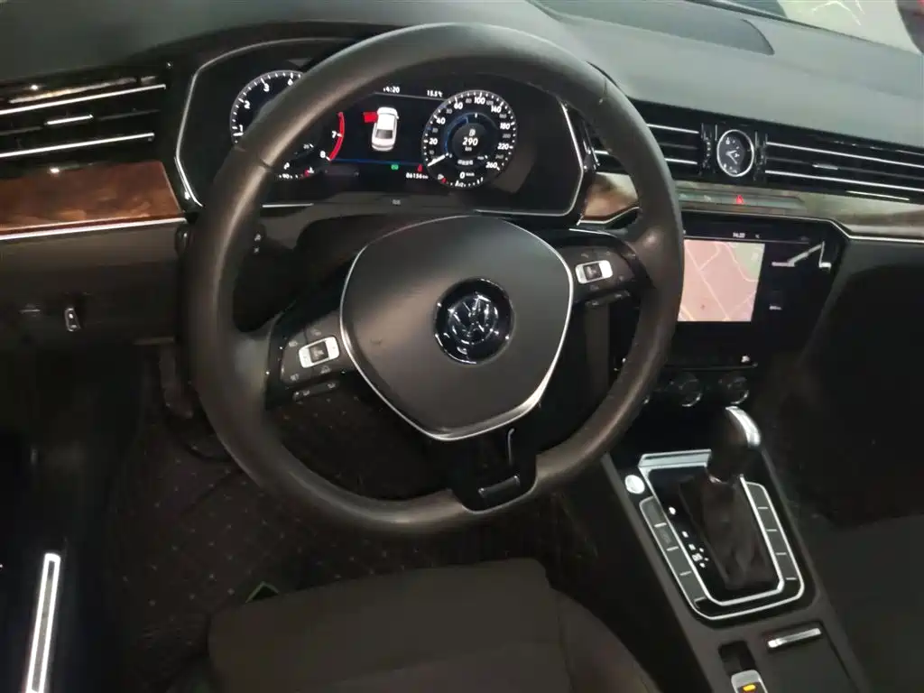 Volkswagen Magotan 2018 330TSI DSG Premium фото 7