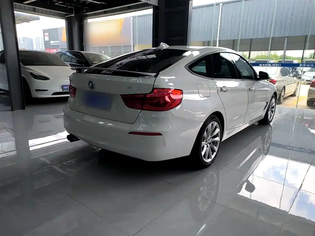 BMW 3 Series GT 2019 320i Fashion Model фото 7