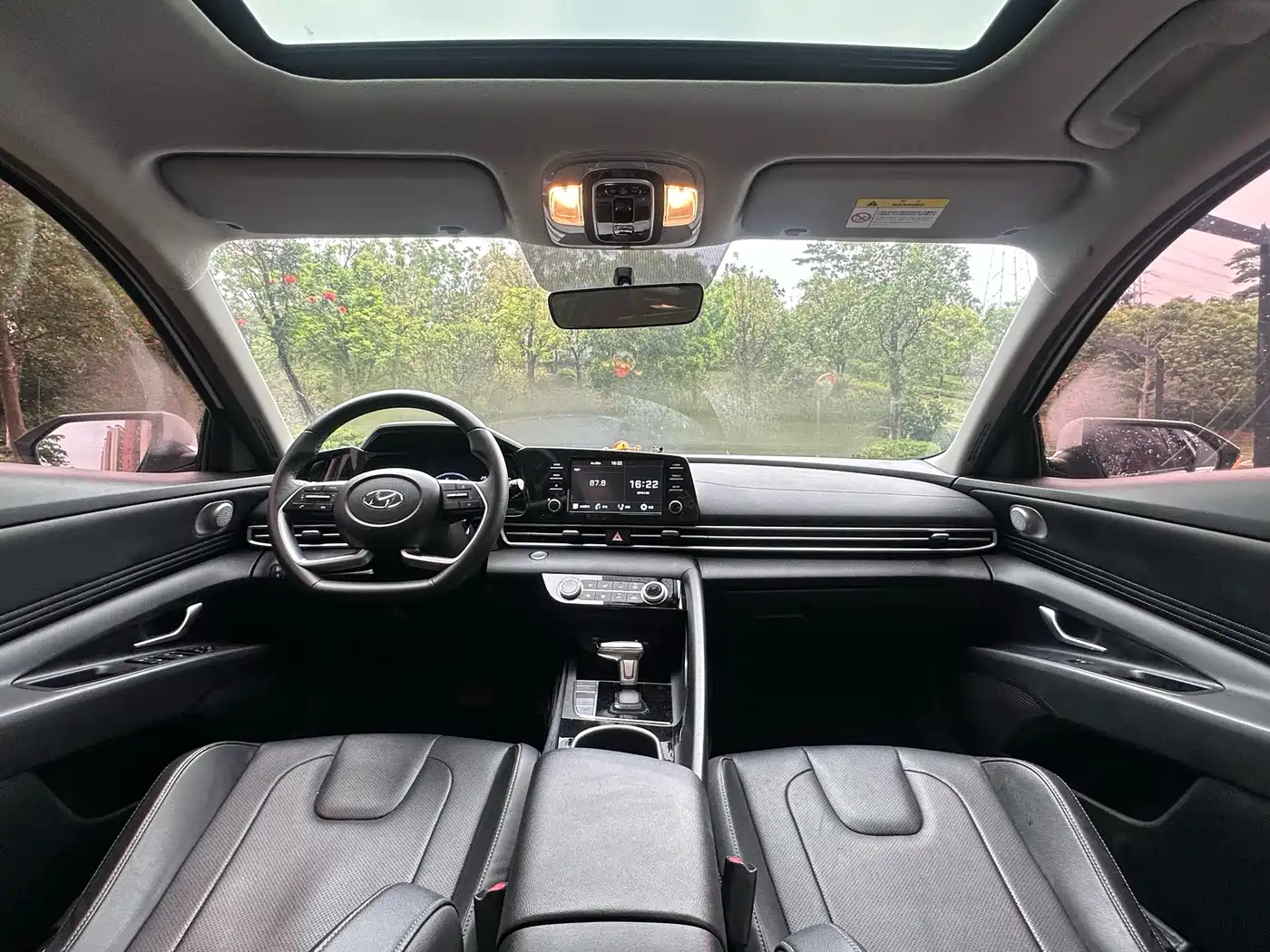 Hyundai Elantra 2023 1.5L CVT GLX Elite Edition фото 15