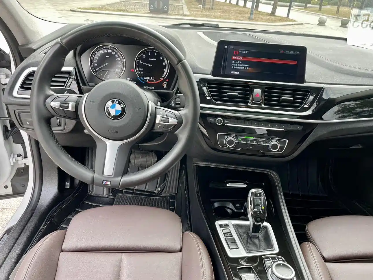 BMW 1 Series 2021 120i M Sport Shadow Edition фото 12