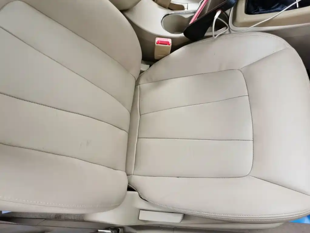Baojun 730 2015 2014 1.5L Manual Luxury Navigation ESP Edition 7-Seater