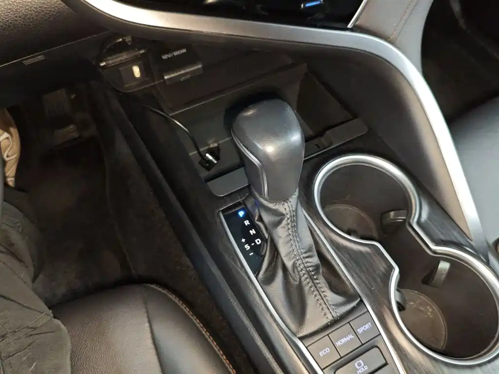 Toyota Camry 2021 2.5G Luxury Edition фото 14