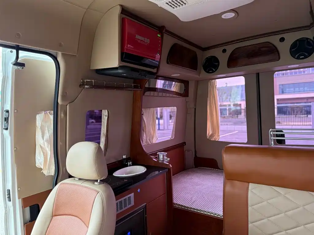 SAIC Maxus Xintu V80 2015 2.5T Manual Proud Transporter Edition Long Wheelbase High Roof фото 20
