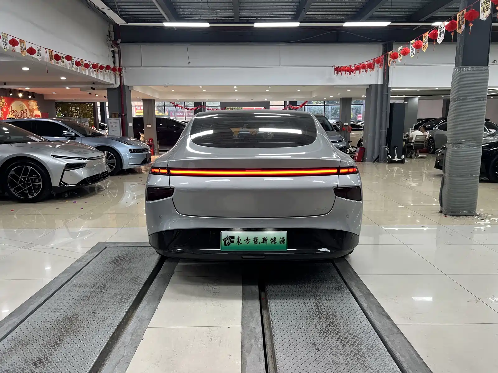 Фото 7 - XPeng P7