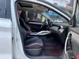 Фото 11 - Geely Coolray