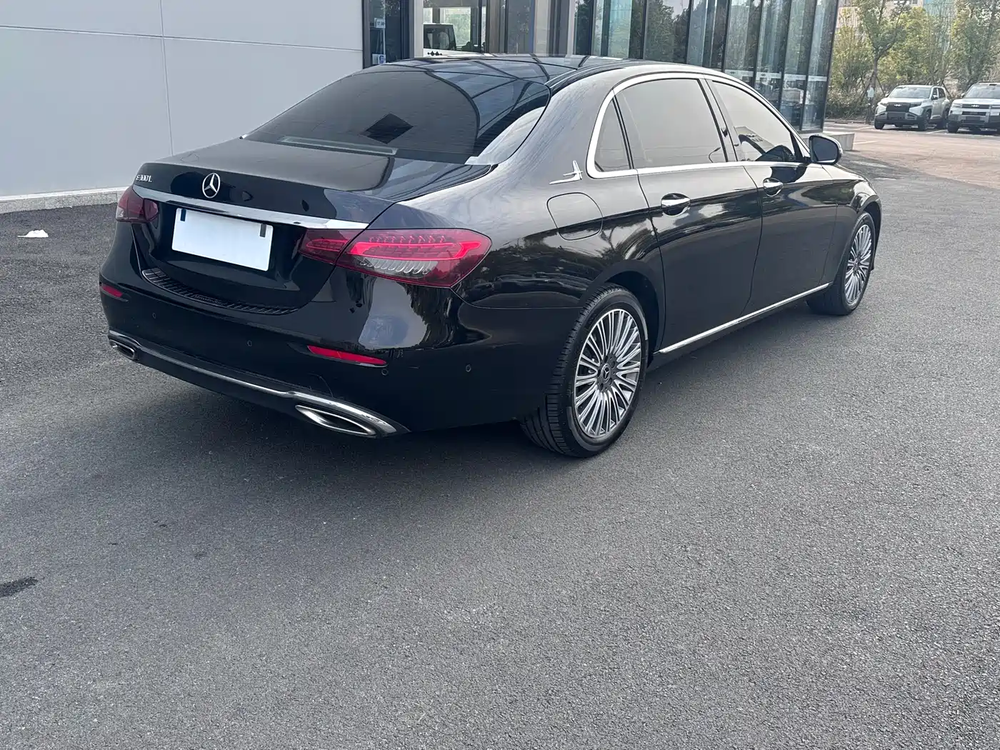 Mercedes-Benz E-Class 2023 E 300 L Fashion фото 11