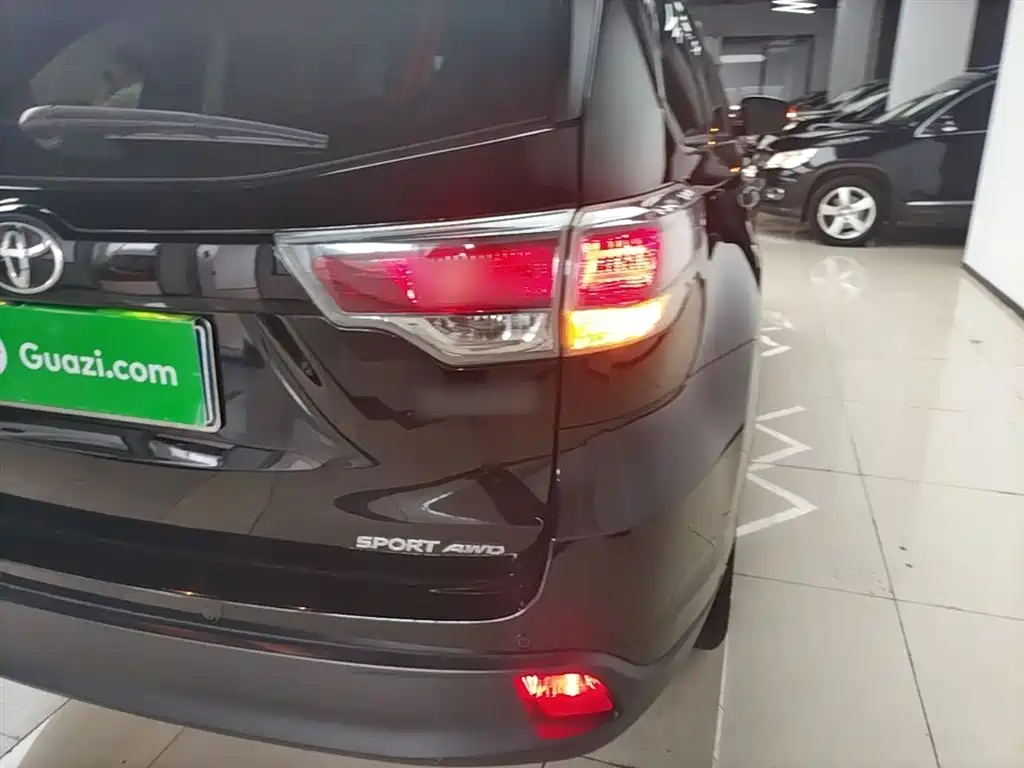 Toyota Highlander 2017 2.0T 4WD Premium 7-Seater фото 8