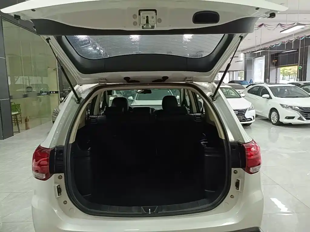 Mitsubishi Outlander 2017 2018 2.0L 2WD Glory Edition 5-seater