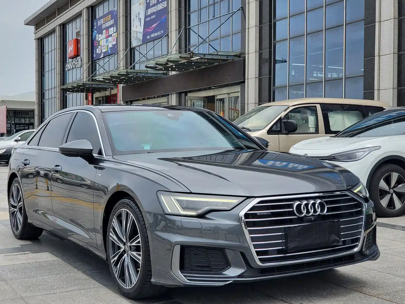 Audi A6L 2020 45 TFSI quattro Exclusive Dynamic фото 3