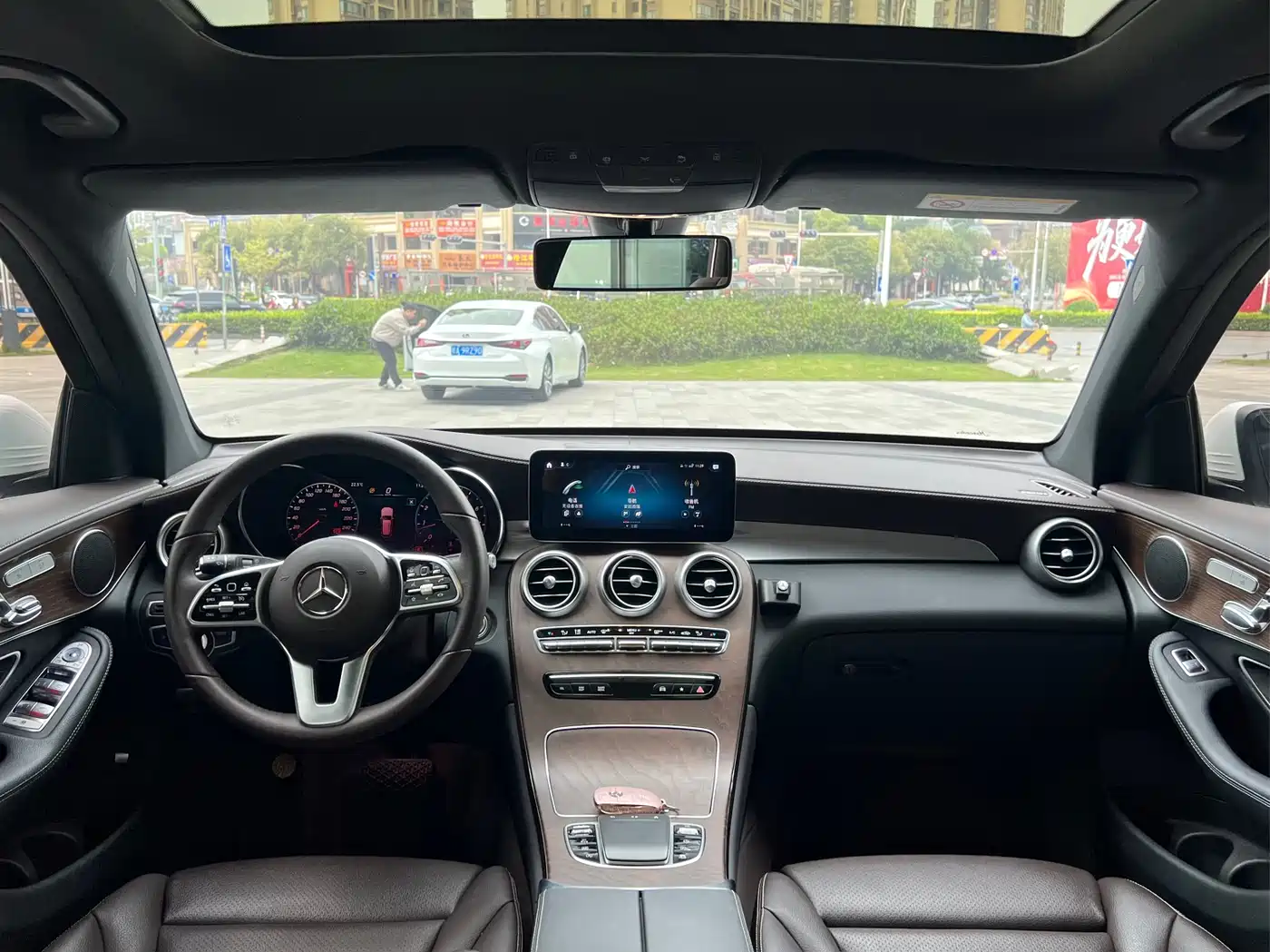Mercedes-Benz GLC 2022 Facelift II GLC 260 L 4MATIC Luxury фото 8