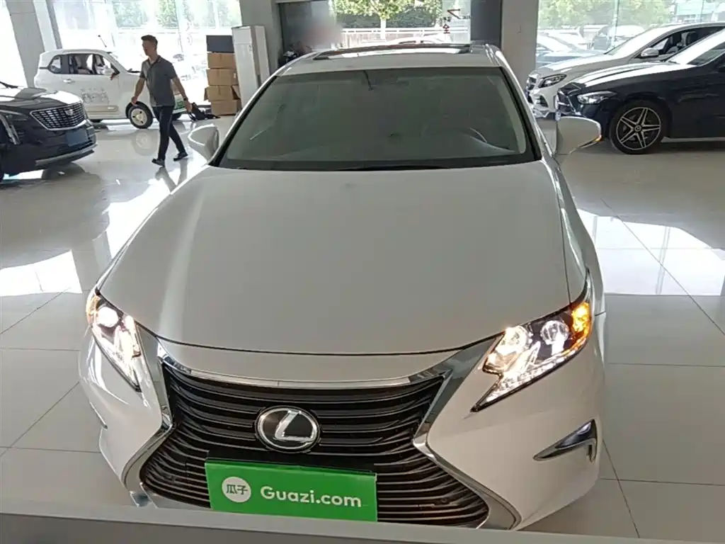 Lexus ES 2015 200 Elite Edition фото 3