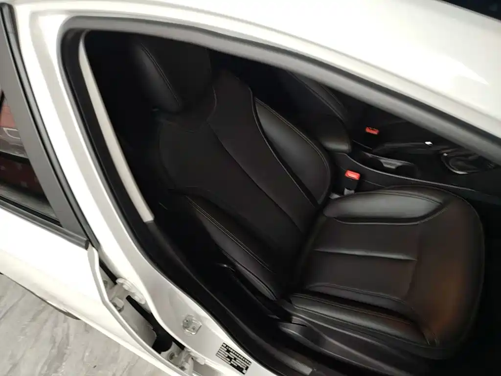 Фото 25 - Buick Excelle