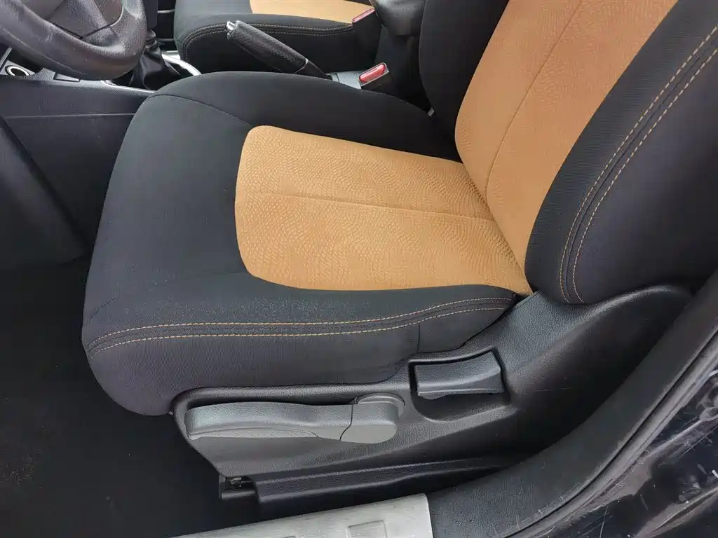 Dongfeng Fengdu MX6 2016 2.0L Manual 2WD Pilot Edition фото 20