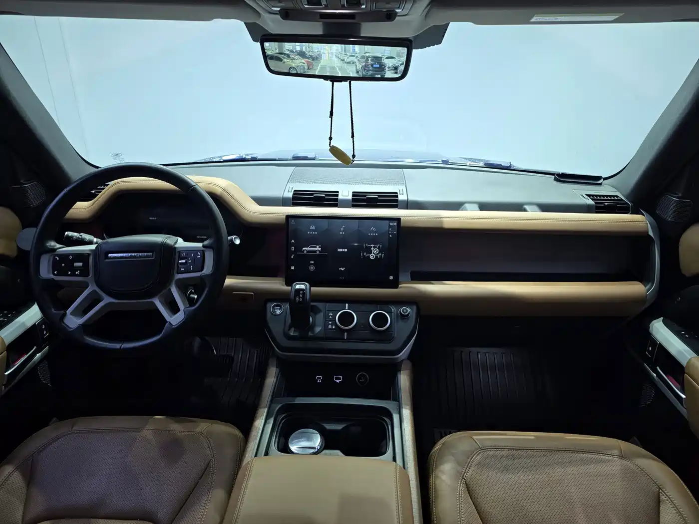 Photo 4 - Land Rover Defender