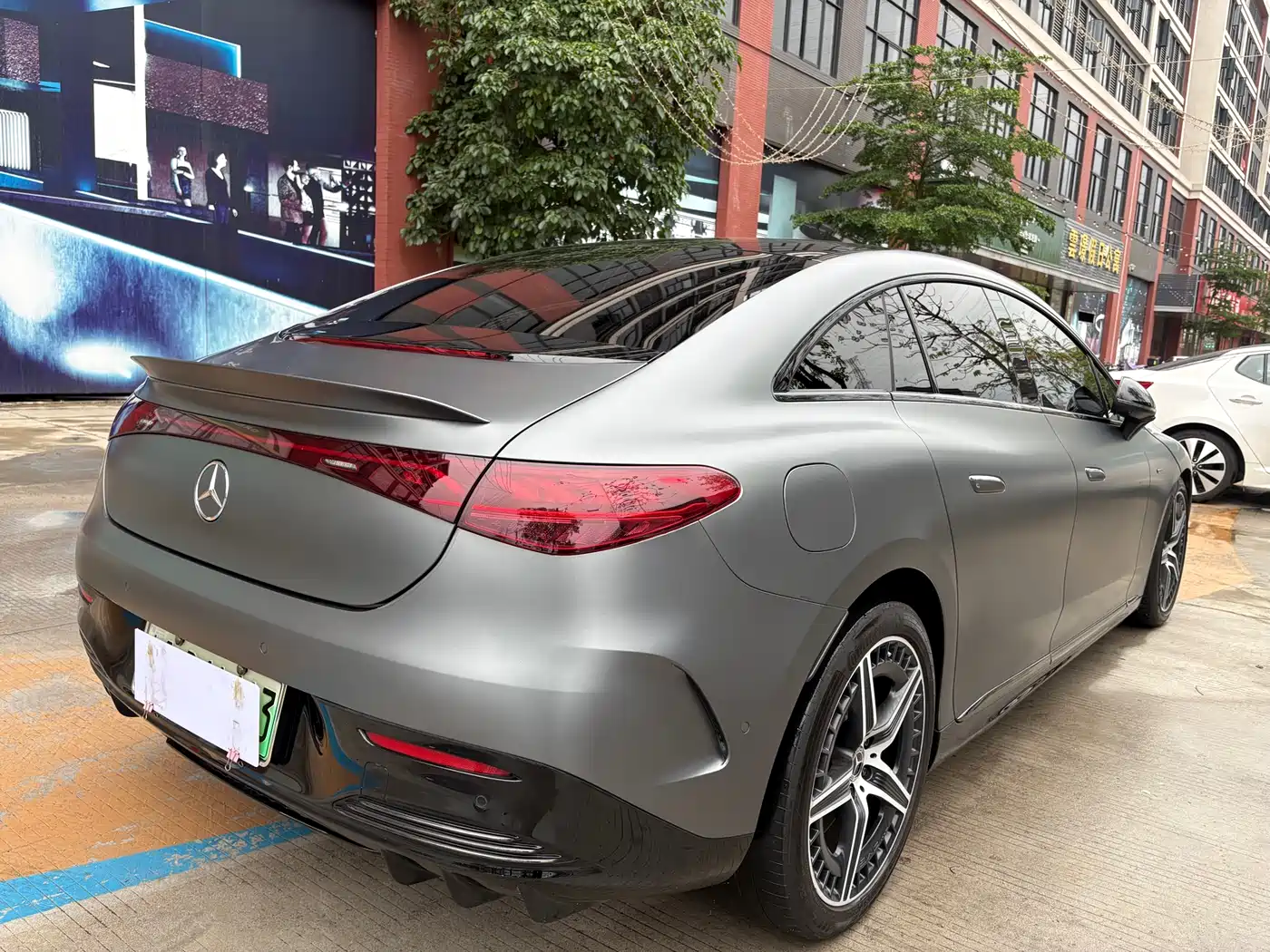 MERCEDES-BENZ EQE AMG