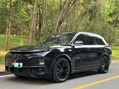 Li Auto L8