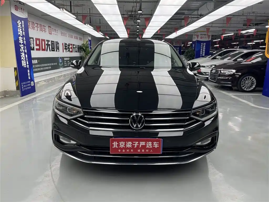 Volkswagen Magotan 2021 330TSI DSG 30th Anniversary Edition фото 2