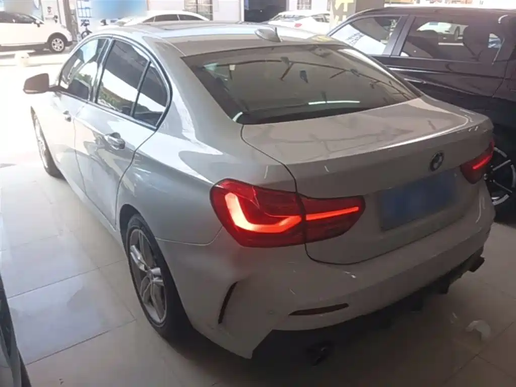 BMW 1 Series 2019 118i M Sport Package фото 5