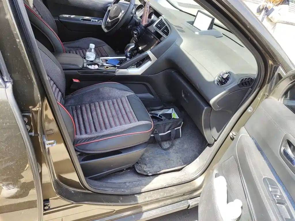 Peugeot 3008 2015 2.0L Automatic Classic Edition фото 20