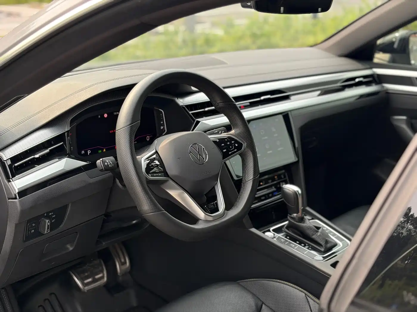 Volkswagen FAW-Volkswagen CC 2023 380TSI Eye-catching Edition фото 9