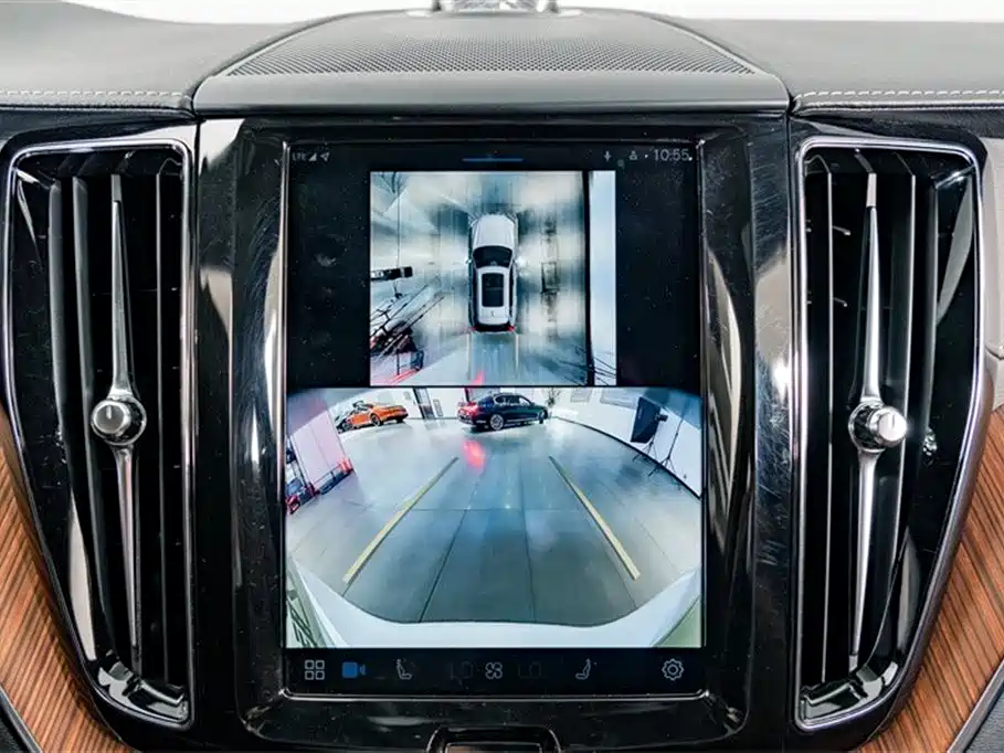 VOLVO XC60 PLUG IN HYBRID